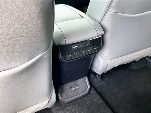 Certified 2026 Toyota Highlander XLE AWD/4WD image 29