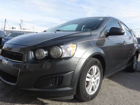 Used 2016 Chevrolet Sonic LT image 2
