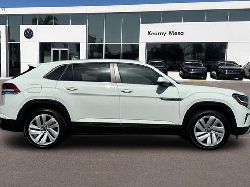 Used 2023 Volkswagen Atlas Cross Sport SE w/ Panoramic Sunroof Package FWD image 3