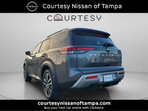 New 2025 Nissan Pathfinder Platinum image 1