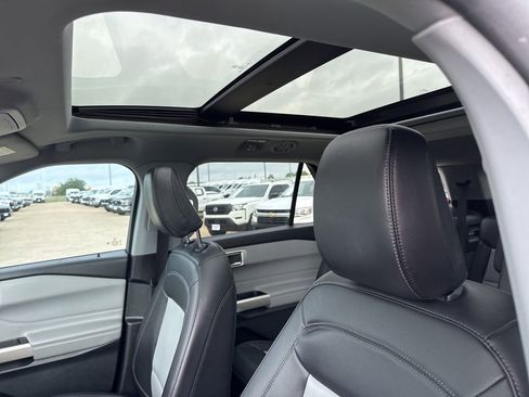 Used 2023 Ford Explorer XLT w/ Equipment Group 202A image 20