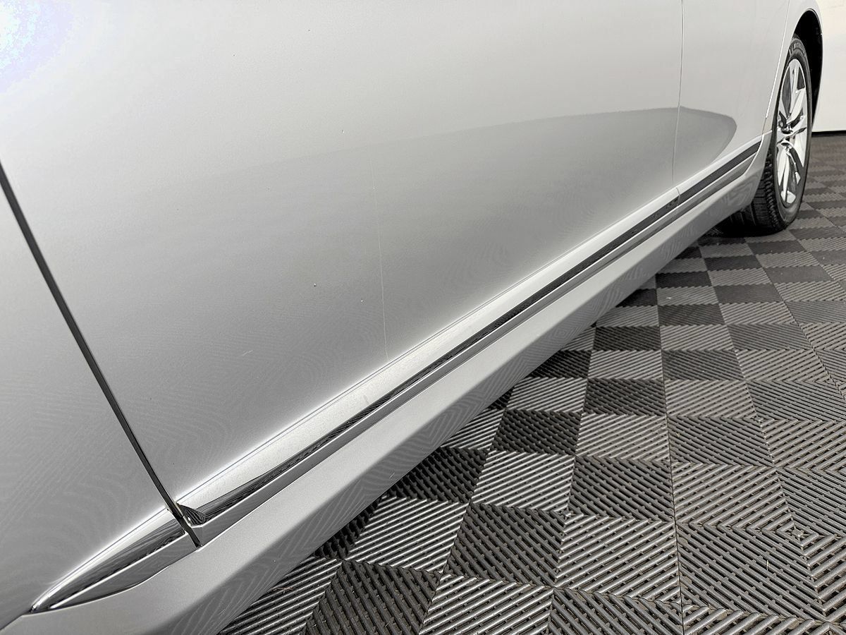 Used 2014 Lexus LS 460 w/ Comfort Package RWD image 24