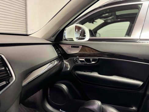 Used 2018 Volvo XC90 T6 Momentum w/ Convenience Package image 36