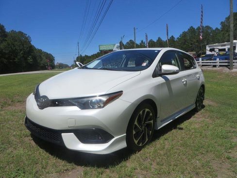 Used 2017 Toyota Corolla iM FWD image 2