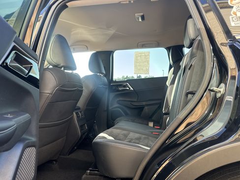 Used 2022 Mitsubishi Outlander SE AWD/4WD image 10