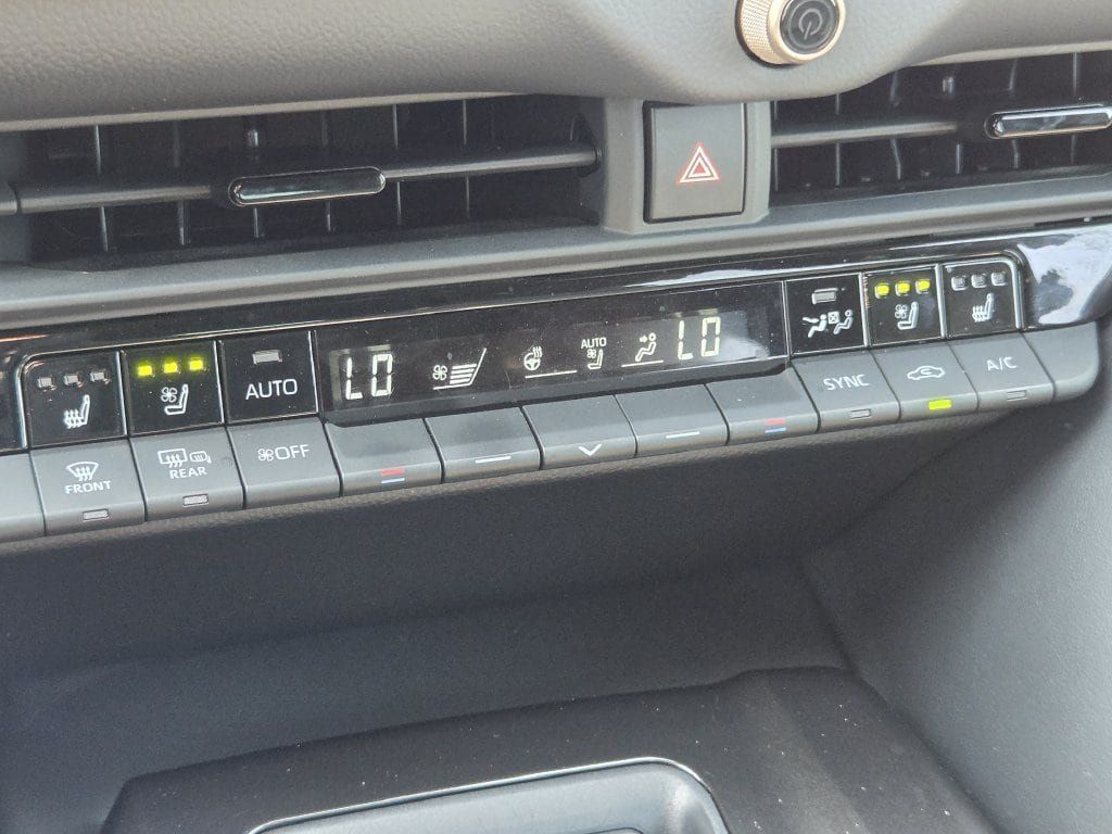 Used 2024 Toyota Crown Platinum AWD/4WD image 20