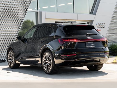 Certified 2024 Audi Q8 e-tron Prestige w/ Prestige Package AWD/4WD image 5
