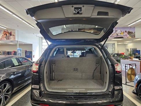 Used 2016 Chevrolet Traverse LT w/ Style and Technology Package FWD image 40