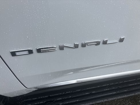 New 2026 GMC Yukon Denali image 3