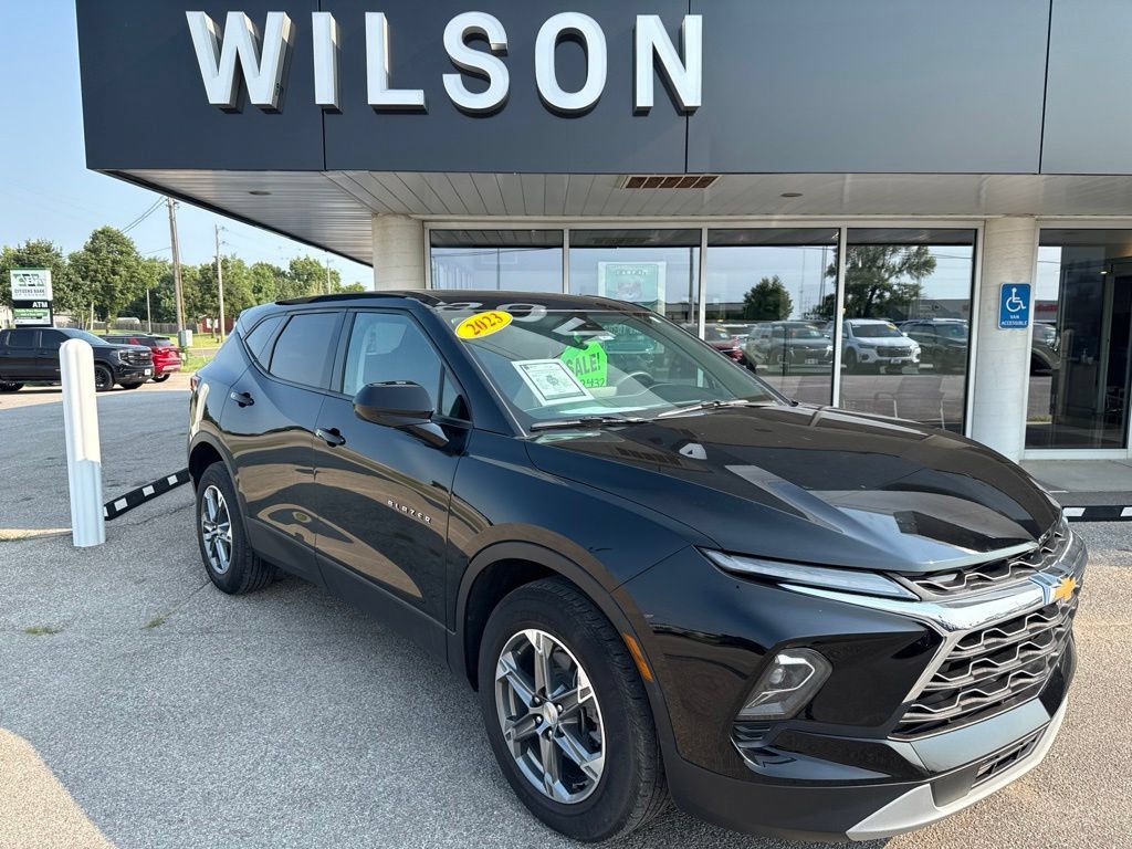 Used 2023 Chevrolet Blazer LT AWD/4WD image 1