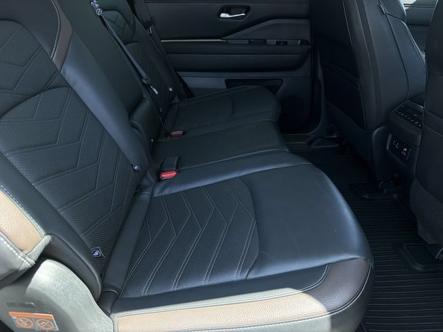 Used 2024 Nissan Pathfinder Platinum w/ Cargo Package AWD/4WD image 39