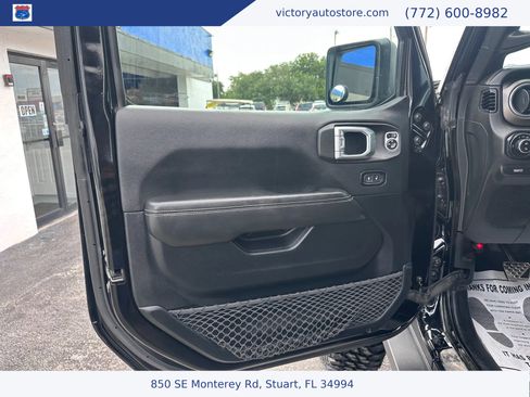 Used 2020 Jeep Gladiator Rubicon w/ Dual Top Group image 35