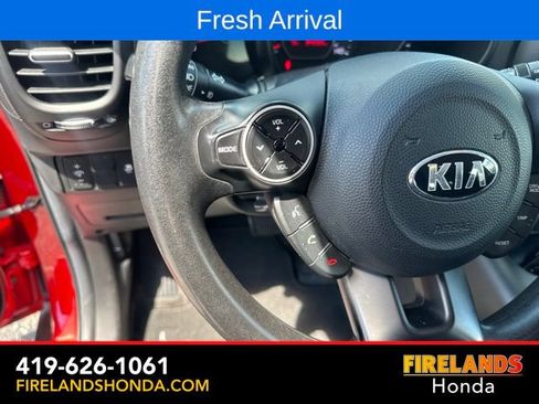 Used 2017 Kia Soul + FWD image 18