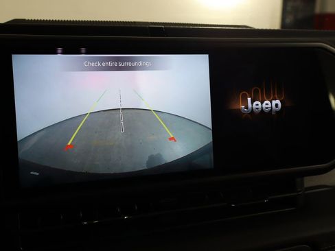 Used 2025 Jeep Wrangler Unlimited Sahara w/ Safety Group image 40