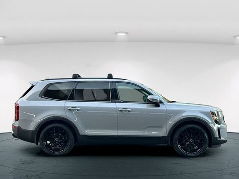 Used 2022 Kia Telluride SX w/ SX Prestige Package image 8
