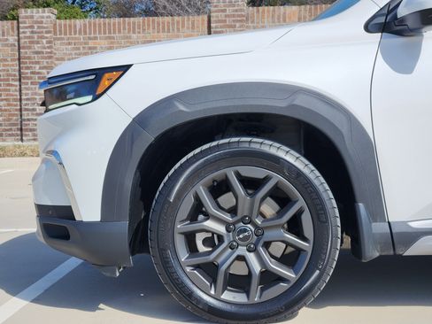 Certified 2024 Honda Pilot Touring image 10