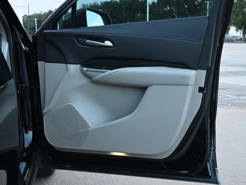 Used 2021 Cadillac XT4 Premium Luxury FWD image 24