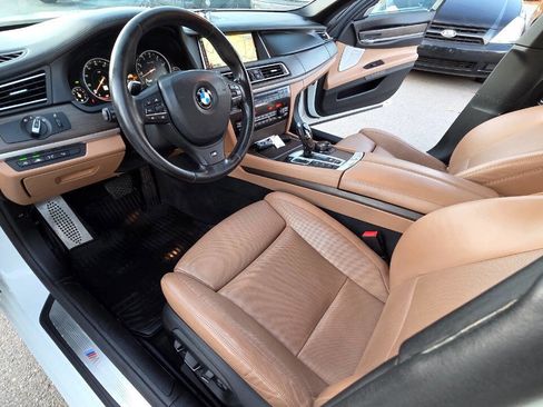 Used 2015 BMW 750i xDrive image 27