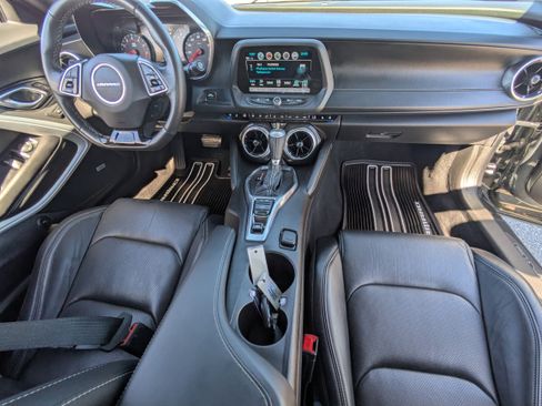 Used 2018 Chevrolet Camaro LT image 14