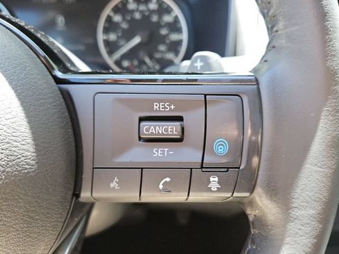 Used 2023 Nissan Rogue SL FWD image 25