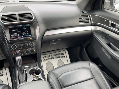 Used 2016 Ford Explorer XLT w/ Equipment Group 202A image 24