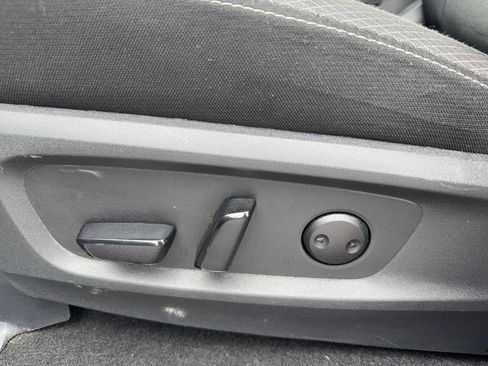 Used 2025 Nissan Pathfinder SV FWD image 10