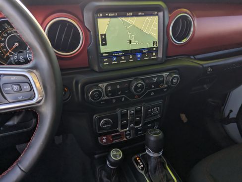 Certified 2023 Jeep Wrangler Unlimited Rubicon w/ Cold Weather Group image 10