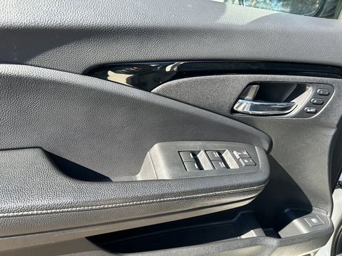 Used 2017 Honda Ridgeline RTL-E image 12