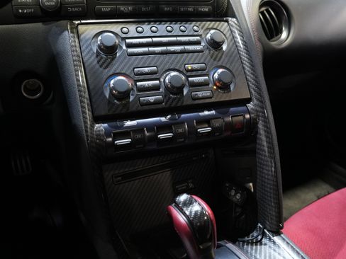 Used 2016 Nissan GT-R NISMO AWD/4WD image 42