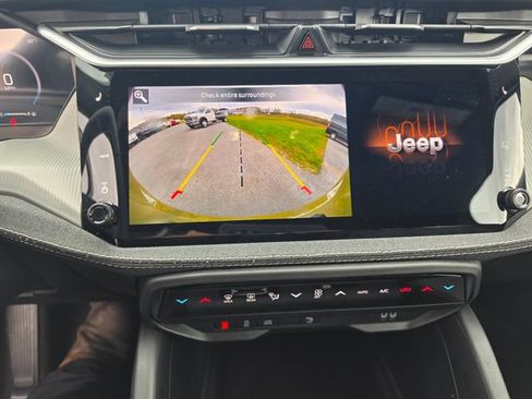 New 2026 Jeep Cherokee Laredo AWD/4WD image 19