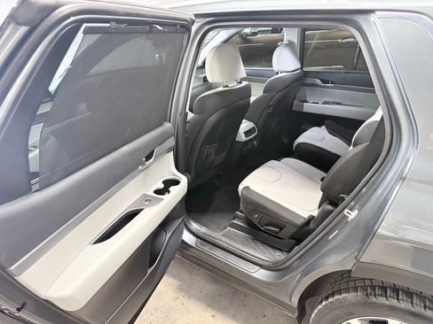 Used 2022 Hyundai Palisade SEL w/ Convenience Package image 8