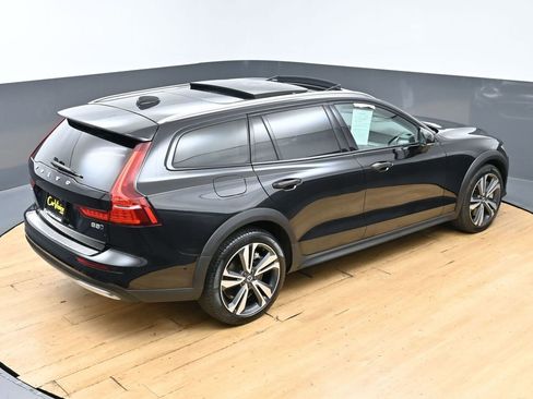 Used 2025 Volvo V60 B5 Cross Country Plus AWD/4WD image 45