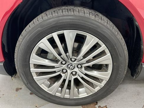 Used 2022 Toyota Venza Limited w/ Advanced Technology Package AWD/4WD image 27