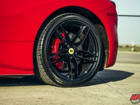 Used 2018 Ferrari 488 GTB image 69