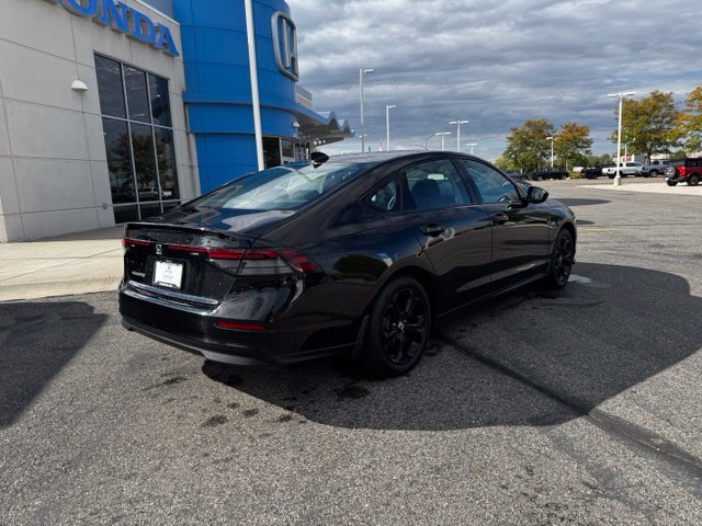Certified 2025 Honda Accord SE image 5