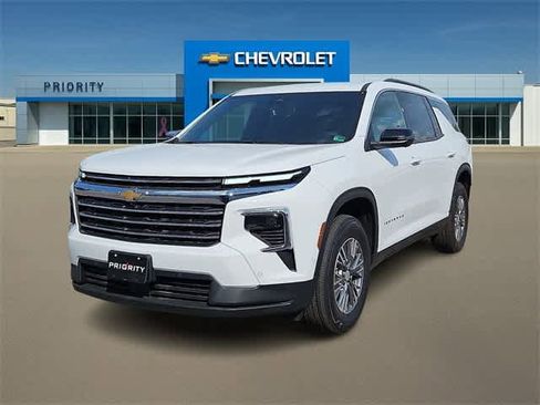 New 2025 Chevrolet Traverse LT w/ Enhanced Driving Package image 1