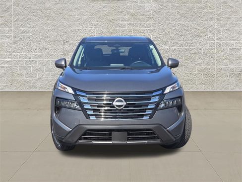 Used 2025 Nissan Rogue SV FWD image 2