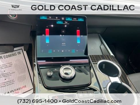 Certified 2025 Cadillac Escalade ESV Premium Luxury w/ Touring Package AWD/4WD image 29