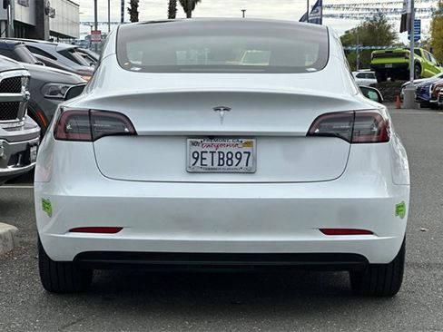 Used 2023 Tesla Model 3 Standard Range image 5