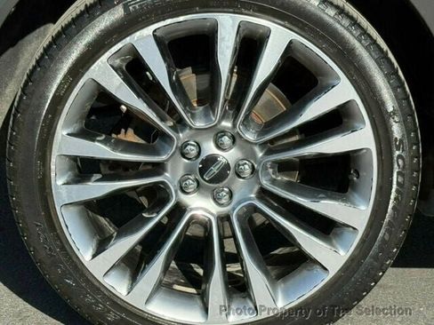 Used 2016 Lincoln MKX Reserve w/ Luxury Package image 46