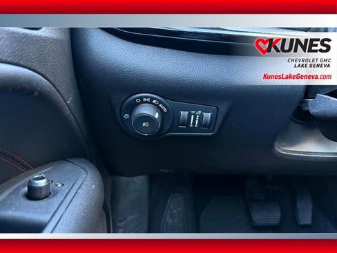 Used 2025 Jeep Compass Trailhawk image 49