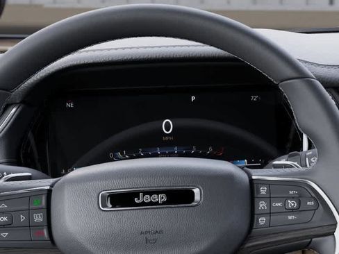 New 2025 Jeep Grand Cherokee Limited image 13