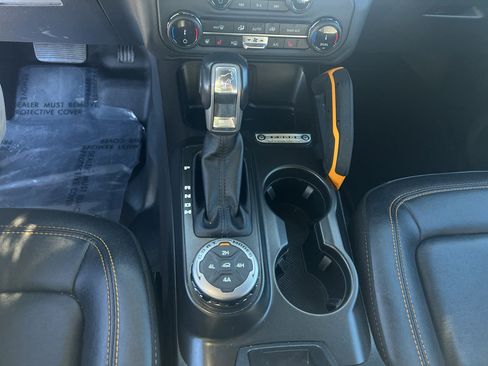 Used 2022 Ford Bronco Badlands image 18