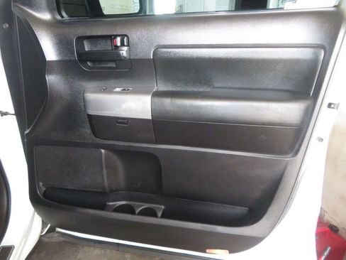 Used 2019 Toyota Sequoia TRD Sport AWD/4WD image 29