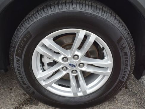 Used 2023 Ford Explorer XLT image 44