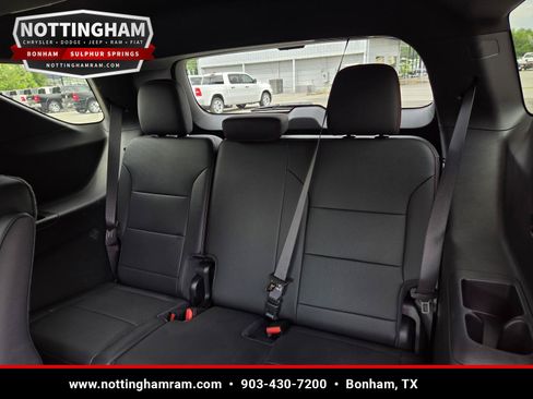 Used 2024 Chevrolet Traverse Z71 w/ Enhanced Driving Package AWD/4WD image 33