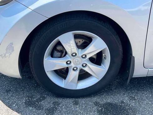 Used 2013 Hyundai Elantra GLS w/ Preferred Pkg FWD image 10