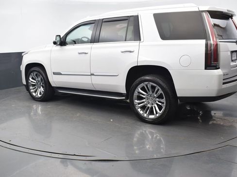 Used 2020 Cadillac Escalade Luxury w/ LPO, Radiant Package AWD/4WD image 4