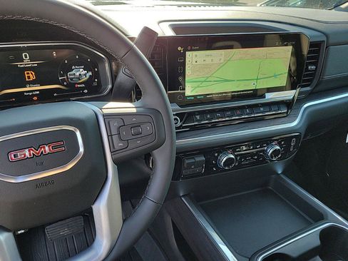 New 2026 GMC Sierra 2500 SLT w/ SLT Convenience Package image 25