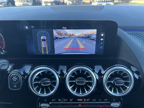 Used 2025 Mercedes-Benz GLA 250 4MATIC image 18